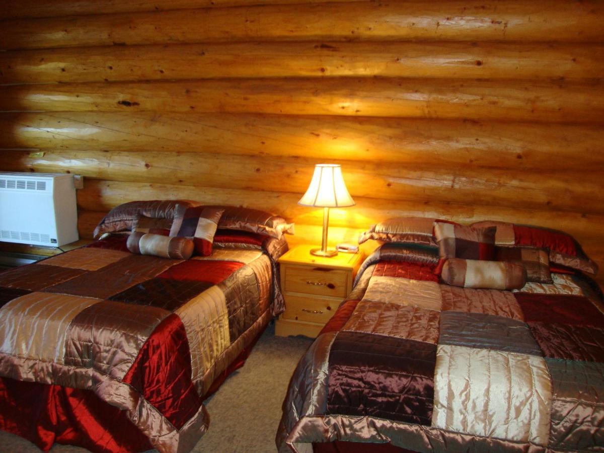 Helmcken Falls Lodge Cabin Rooms And Rv Park 클리어워터비치 외부 사진