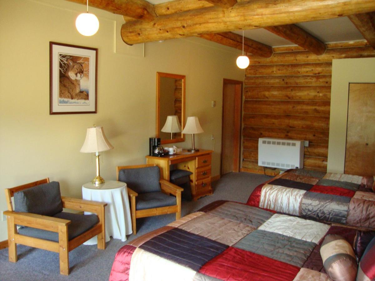 Helmcken Falls Lodge Cabin Rooms And Rv Park 클리어워터비치 외부 사진