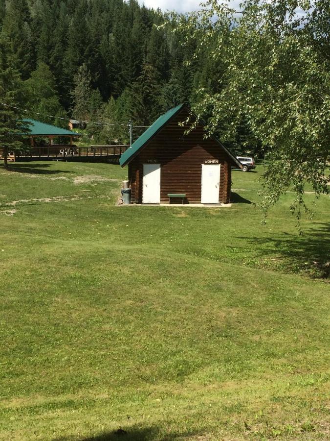 Helmcken Falls Lodge Cabin Rooms And Rv Park 클리어워터비치 외부 사진