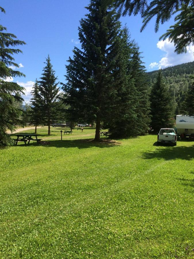 Helmcken Falls Lodge Cabin Rooms And Rv Park 클리어워터비치 외부 사진