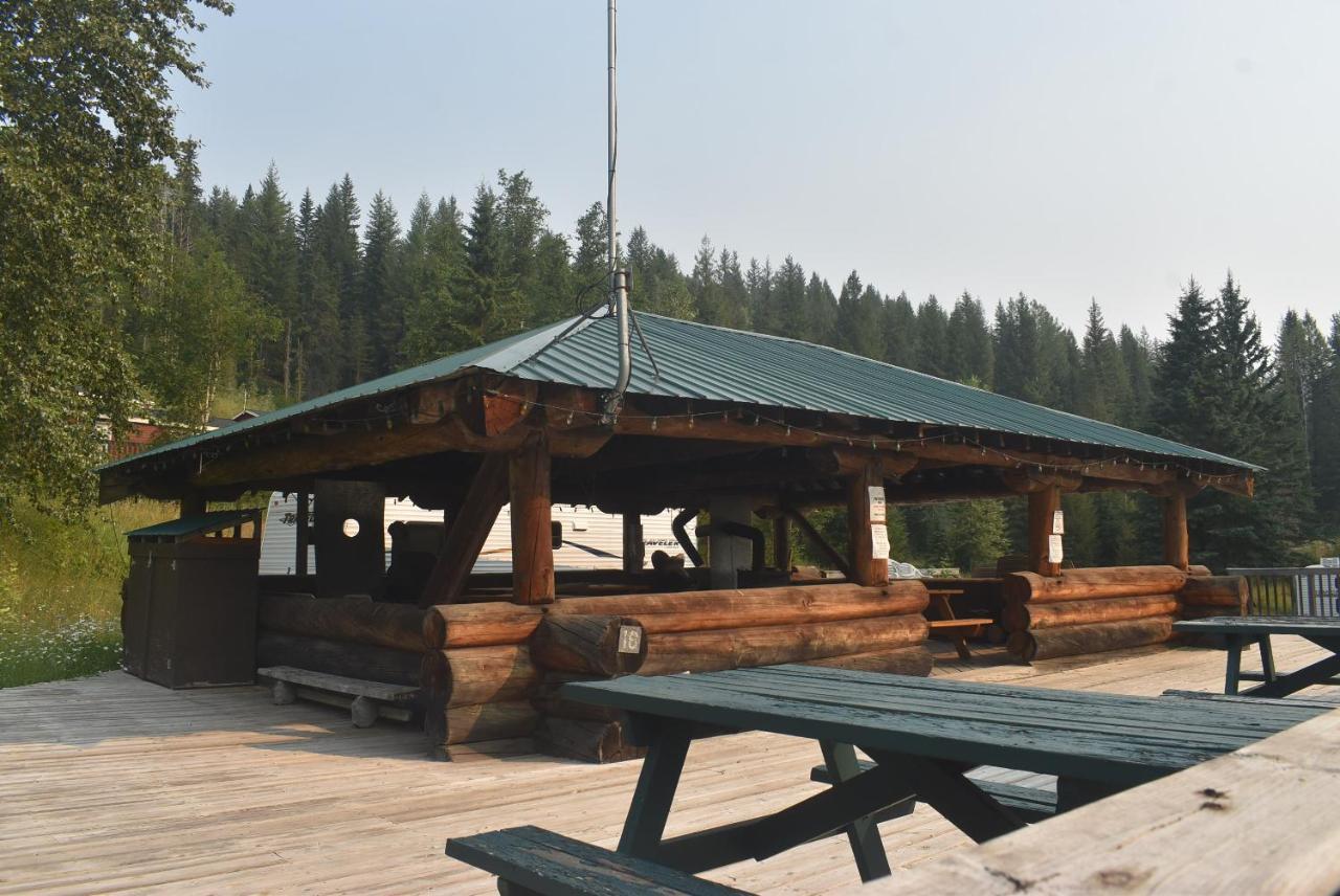 Helmcken Falls Lodge Cabin Rooms And Rv Park 클리어워터비치 외부 사진