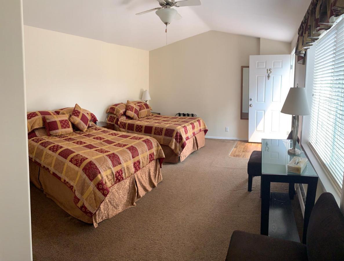 Helmcken Falls Lodge Cabin Rooms And Rv Park 클리어워터비치 외부 사진