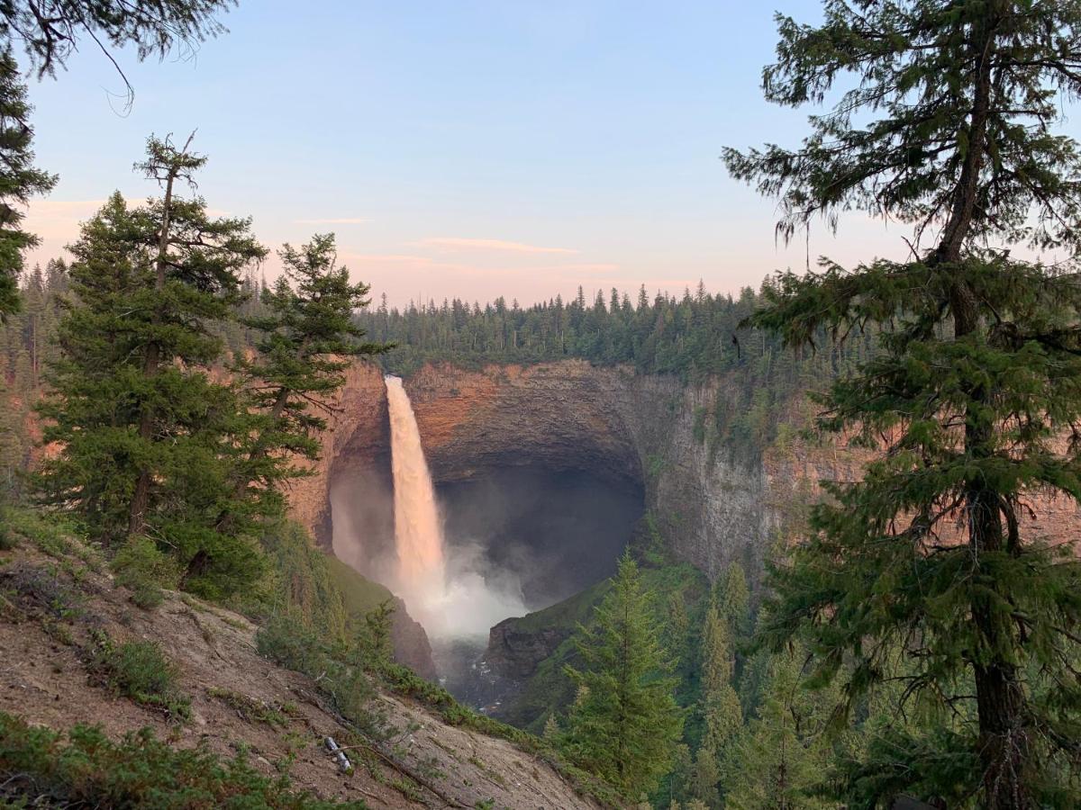 Helmcken Falls Lodge Cabin Rooms And Rv Park 클리어워터비치 외부 사진