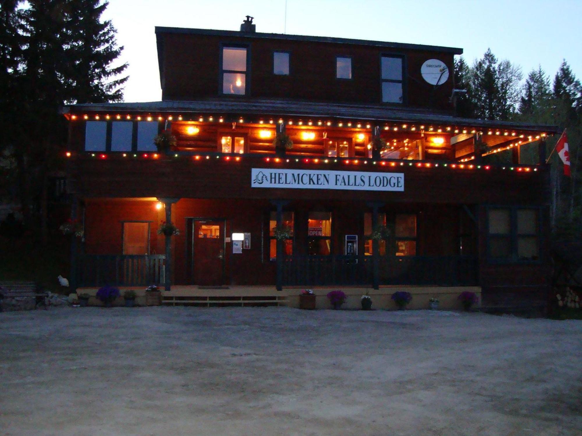 Helmcken Falls Lodge Cabin Rooms And Rv Park 클리어워터비치 외부 사진