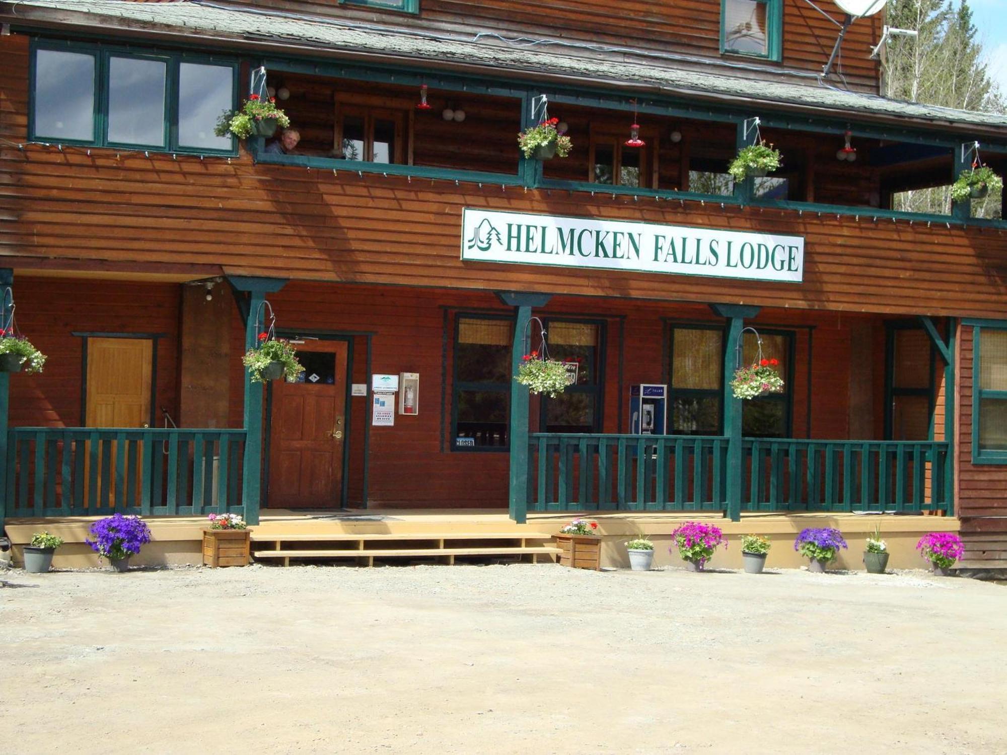 Helmcken Falls Lodge Cabin Rooms And Rv Park 클리어워터비치 외부 사진