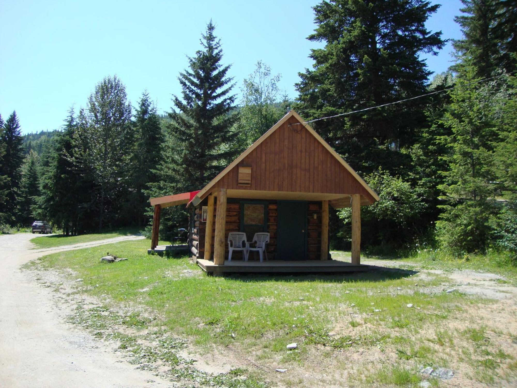 Helmcken Falls Lodge Cabin Rooms And Rv Park 클리어워터비치 외부 사진