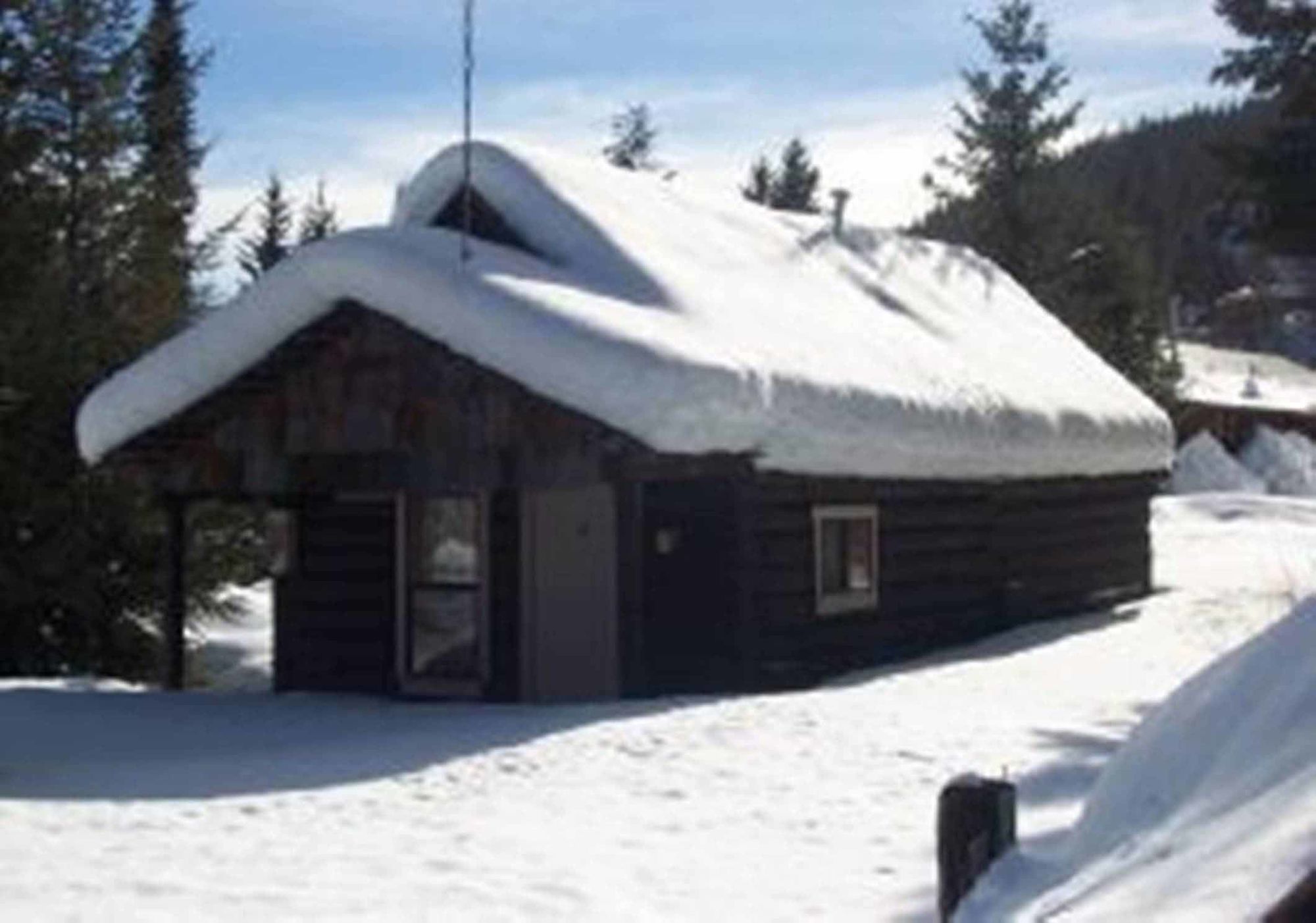 Helmcken Falls Lodge Cabin Rooms And Rv Park 클리어워터비치 외부 사진