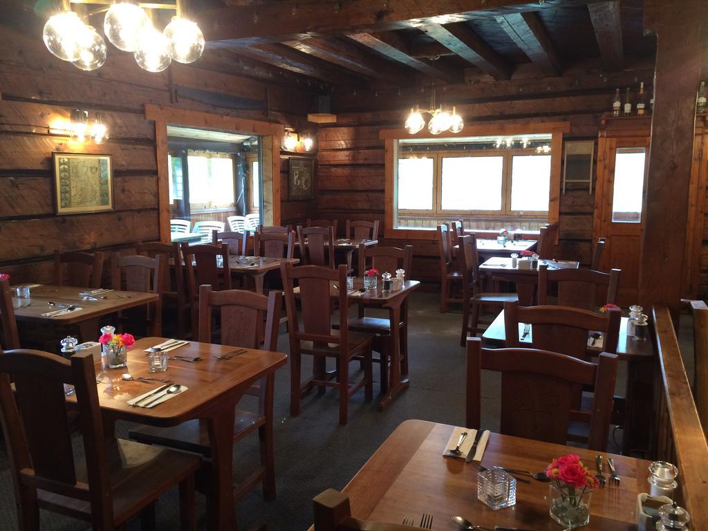 Helmcken Falls Lodge Cabin Rooms And Rv Park 클리어워터비치 외부 사진
